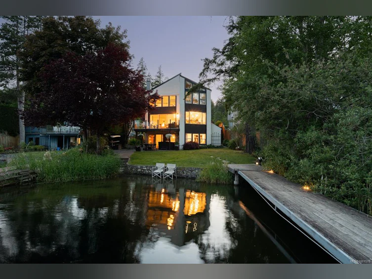 5045 Prospect Lake Road, Saanich, BC, V9E 1J5 - 65