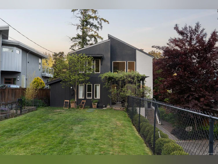 5045 Prospect Lake Road, Saanich, BC, V9E 1J5 - 7