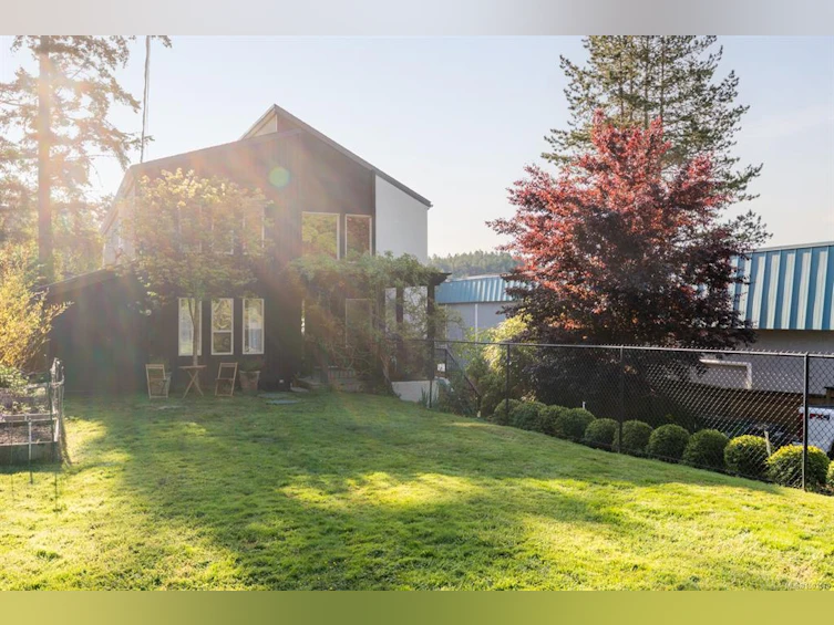 5045 Prospect Lake Road, Saanich, BC, V9E 1J5 - 69