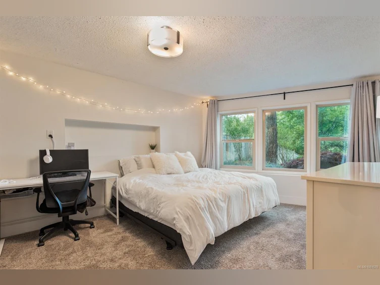5045 Prospect Lake Road, Saanich, BC, V9E 1J5 - 41