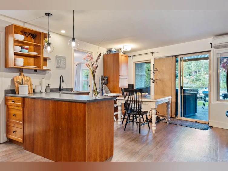 5045 Prospect Lake Road, Saanich, BC, V9E 1J5 - 38