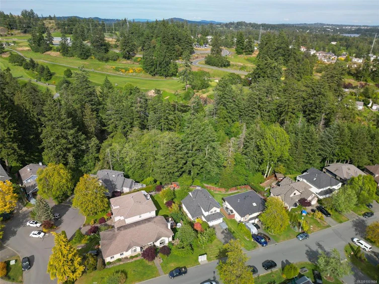 2287 Meadow Vale Drive, View Royal, BC, V9B 6J2 - 3