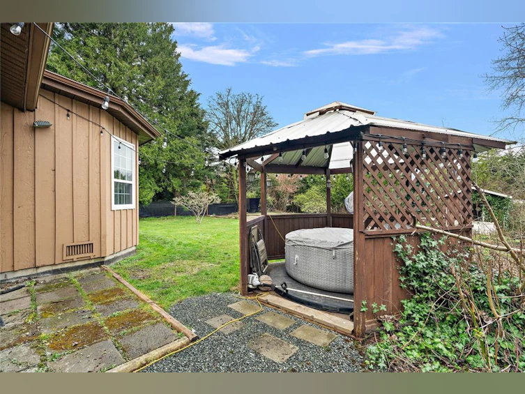 2066 Mctavish Road, North Saanich, BC, V8L 1E2 - 27