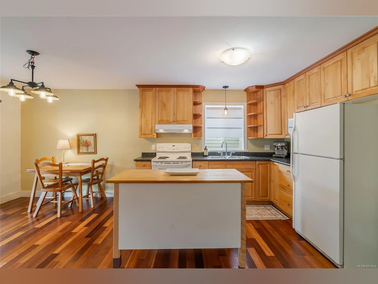 2460 Joanne Drive, Campbell River, BC, V9H 1V7 - 10