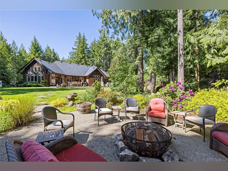 1845 Ashling Road, Qualicum Beach, BC, V9K 2V1 - 11