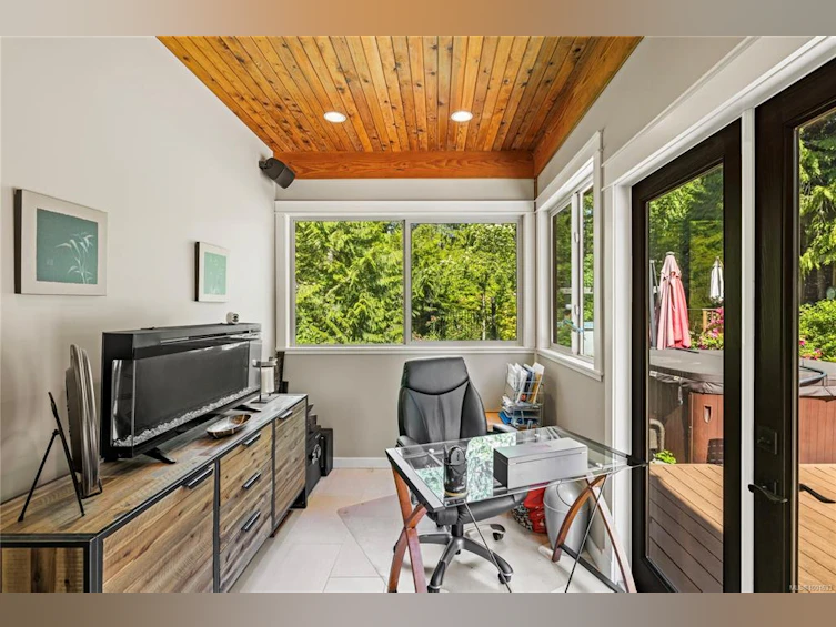 1845 Ashling Road, Qualicum Beach, BC, V9K 2V1 - 8