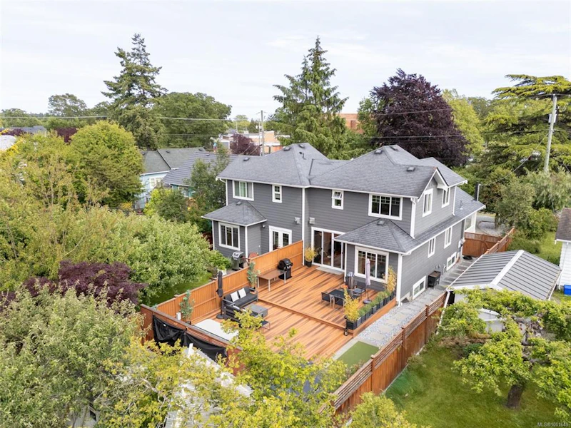 1 - 1508 Holly Street, Victoria BC V8R 2Y5