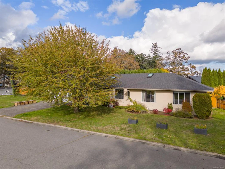3979 Blue Ridge Place, Saanich, BC, V8Z 2V3 - 74