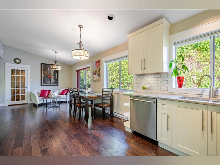 3979 Blue Ridge Place, Saanich, BC, V8Z 2V3 - 29