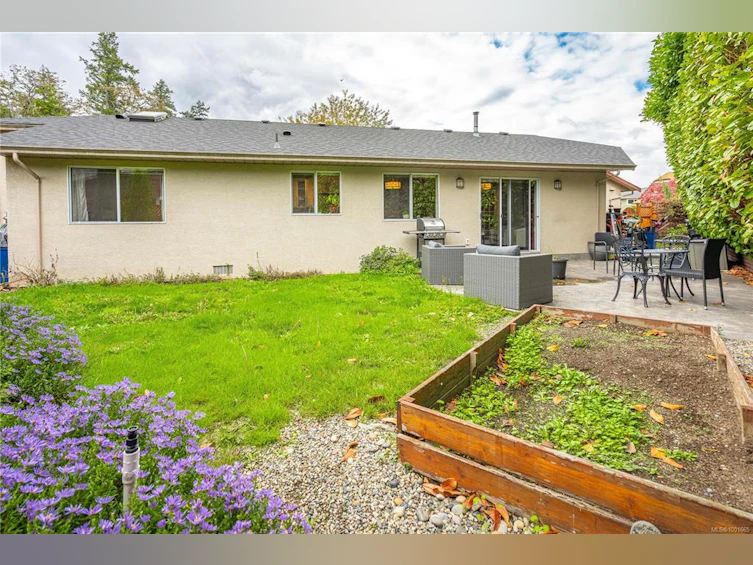 3979 Blue Ridge Place, Saanich, BC, V8Z 2V3 - 60