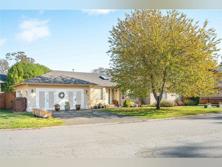 3979 Blue Ridge Place, Saanich, BC, V8Z 2V3 - 72