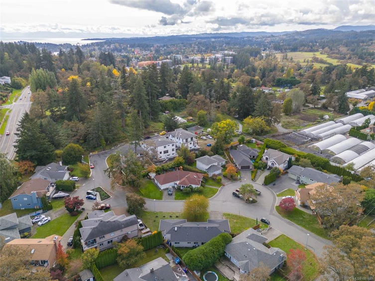 3979 Blue Ridge Place, Saanich, BC, V8Z 2V3 - 79