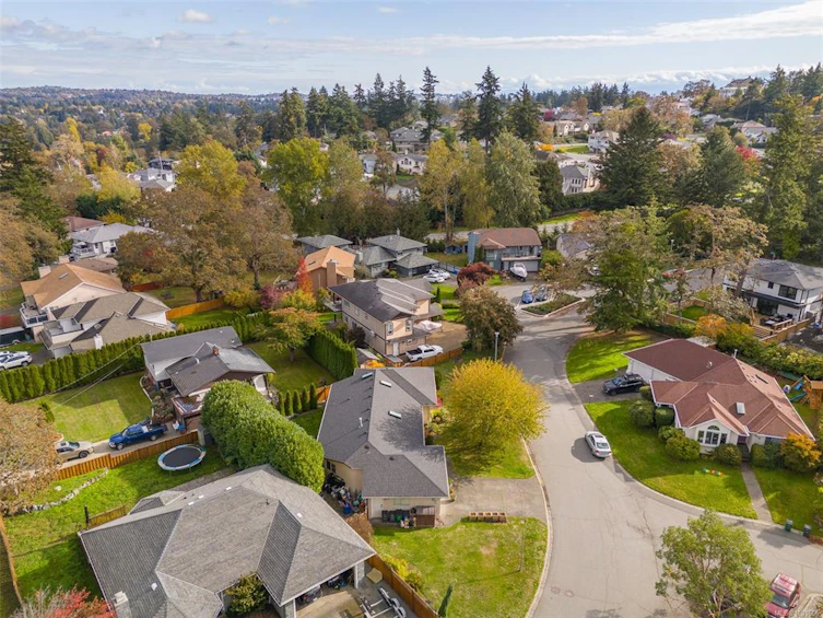 3979 Blue Ridge Place, Saanich, BC, V8Z 2V3 - 84