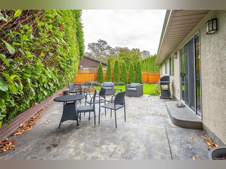 3979 Blue Ridge Place, Saanich, BC, V8Z 2V3 - 55