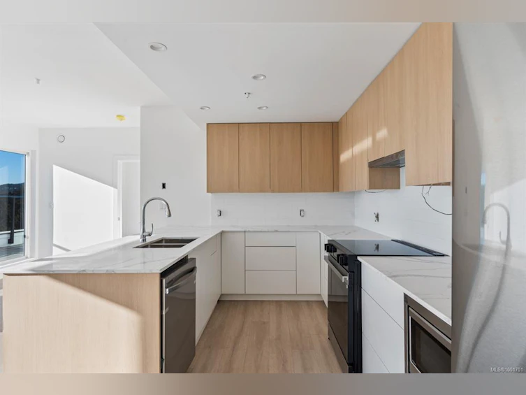 312-258 Helmcken Road, View Royal, BC, X0X 0X0 - 5