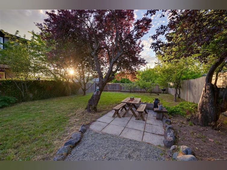 715 Powderly Avenue, Victoria, BC, V9A 2Z3 - 73
