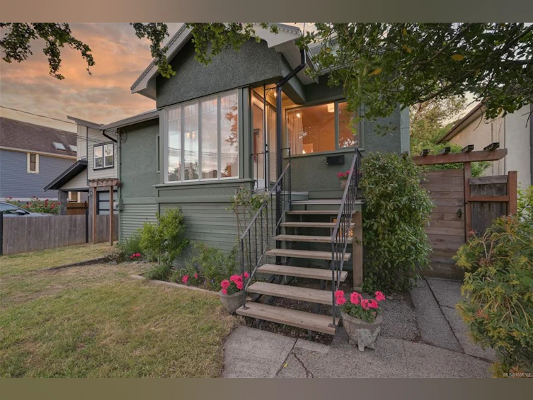 715 Powderly Avenue, Victoria, BC, V9A 2Z3 - 5
