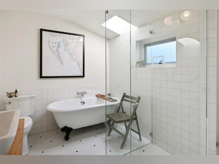 715 Powderly Avenue, Victoria, BC, V9A 2Z3 - 28