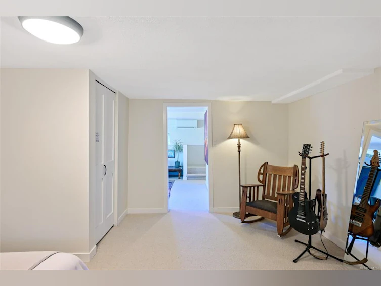 715 Powderly Avenue, Victoria, BC, V9A 2Z3 - 48