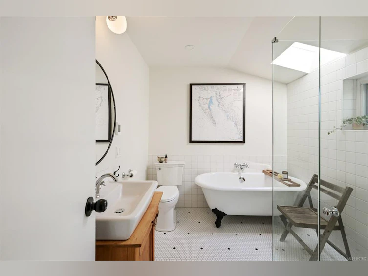 715 Powderly Avenue, Victoria, BC, V9A 2Z3 - 27
