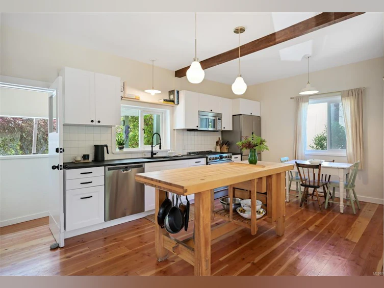 715 Powderly Avenue, Victoria, BC, V9A 2Z3 - 17
