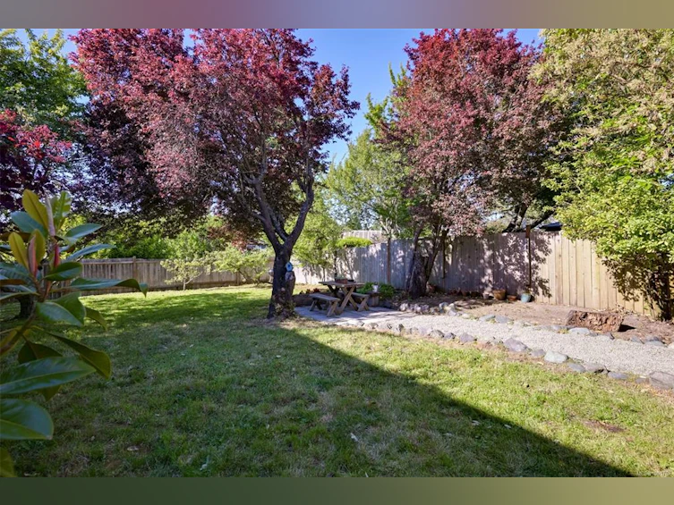 715 Powderly Avenue, Victoria, BC, V9A 2Z3 - 58