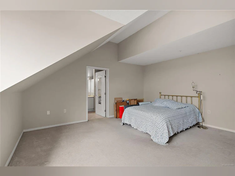 401-2250 James White Boulevard, Sidney, BC, V8L 1Z4 - 18
