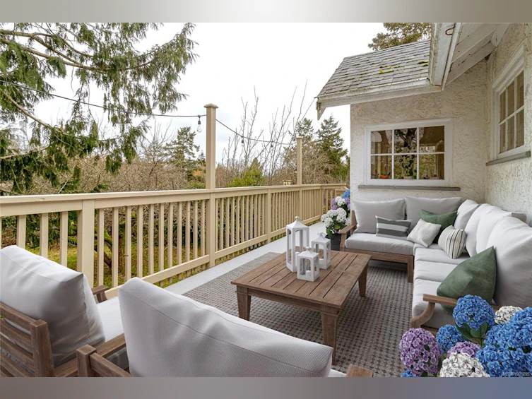 3364 Cook Street, Saanich, BC, V8X 1A8 - 23