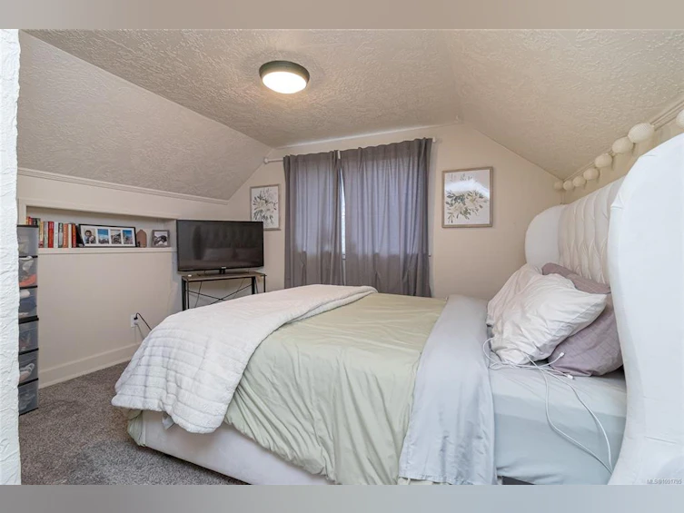 3364 Cook Street, Saanich, BC, V8X 1A8 - 14