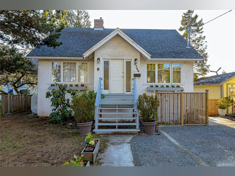 3364 Cook Street, Saanich, BC, V8X 1A8