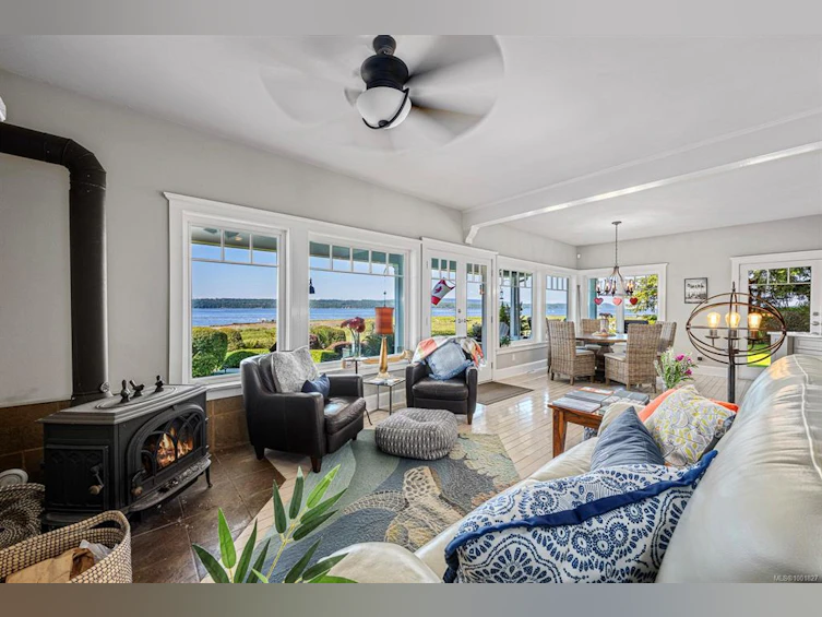 505 Arbutus Bay Road, Fanny Bay, BC, V0R 1W0 - 4