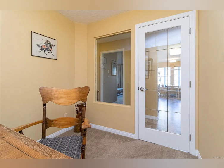 201-2278 James White Boulevard, Sidney, BC, V8L 1Z4 - 19