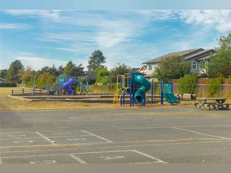 201-2278 James White Boulevard, Sidney, BC, V8L 1Z4 - 27
