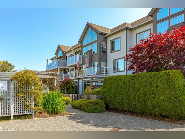 201-2278 James White Boulevard, Sidney, BC, V8L 1Z4 - 3