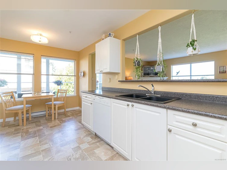 201-2278 James White Boulevard, Sidney, BC, V8L 1Z4 - 10