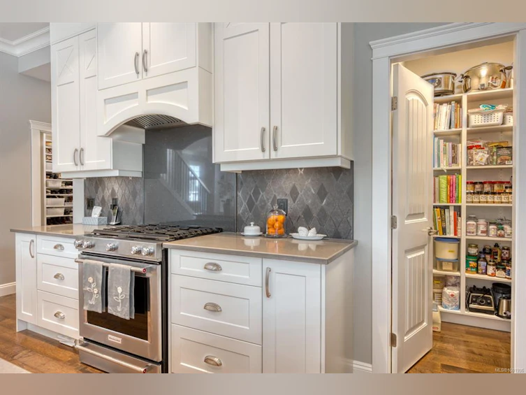 2130 Sussex Drive, Courtenay, BC, V9N 0E3 - 11