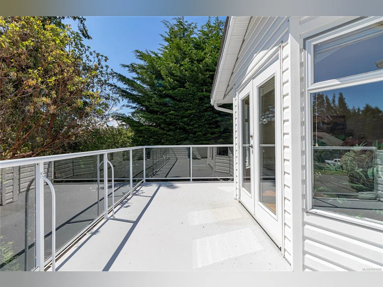 1571 Juan De Fuca Boulevard, French Creek, BC, V9P 1Y2 - 4