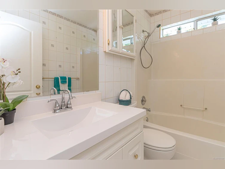 1571 Juan De Fuca Boulevard, French Creek, BC, V9P 1Y2 - 27