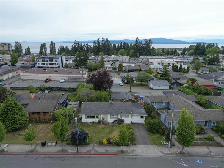 129 E Jensen Avenue, Parksville, BC, V9P 1S3 - 7