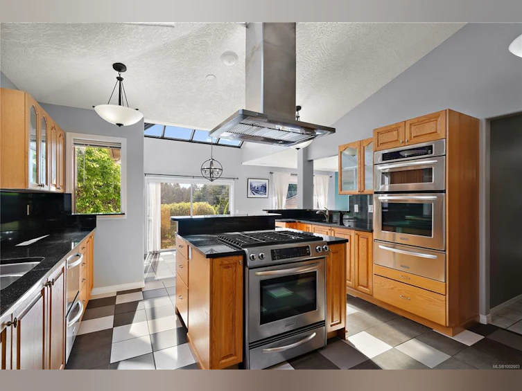 8844 Carmanah Terrace, North Saanich, BC, V8L 5E9 - 2