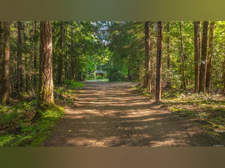 3182 Melon Road, Hilliers, BC, V9K 2J5 - 8