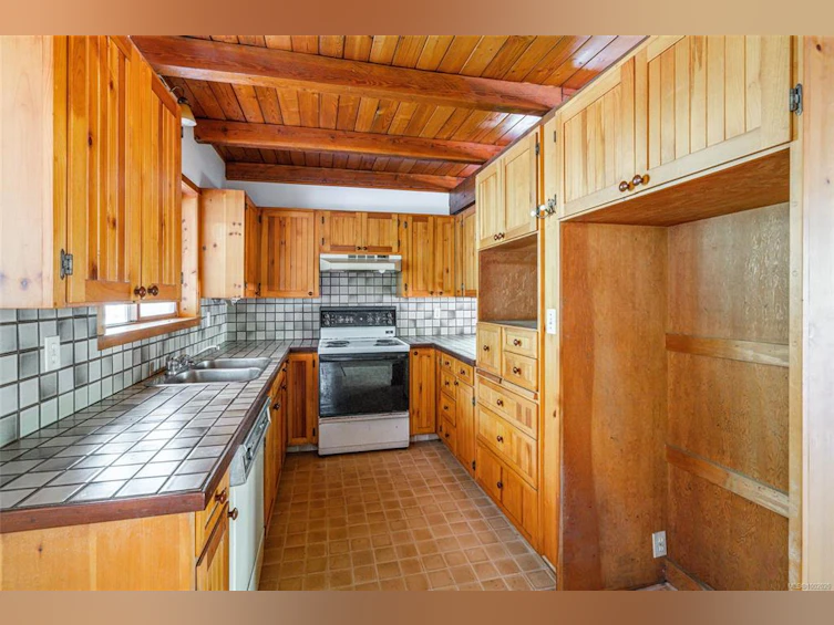 3182 Melon Road, Hilliers, BC, V9K 2J5 - 29