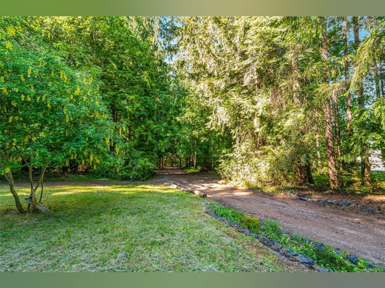 3182 Melon Road, Hilliers, BC, V9K 2J5 - 11