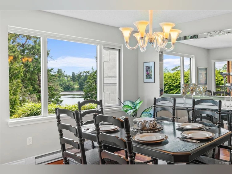 T103-105 E Gorge Road, Victoria, BC, V9A 6Z3