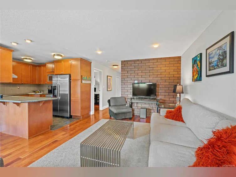 T103-105 E Gorge Road, Victoria, BC, V9A 6Z3 - 8