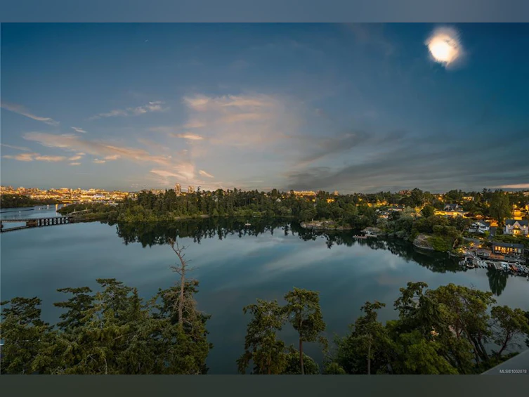 T103-105 E Gorge Road, Victoria, BC, V9A 6Z3 - 52