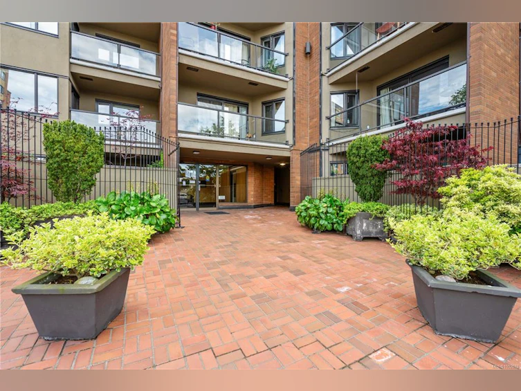 T103-105 E Gorge Road, Victoria, BC, V9A 6Z3 - 37