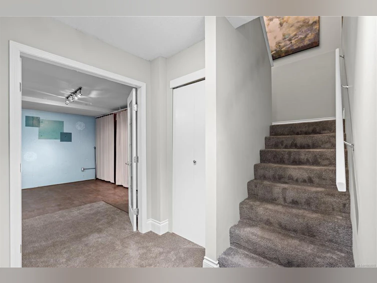 T103-105 E Gorge Road, Victoria, BC, V9A 6Z3 - 21