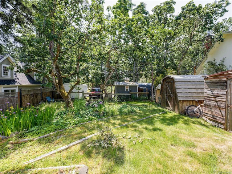 2784 Tudor Avenue, Saanich, BC, V8N 1L7 - 4