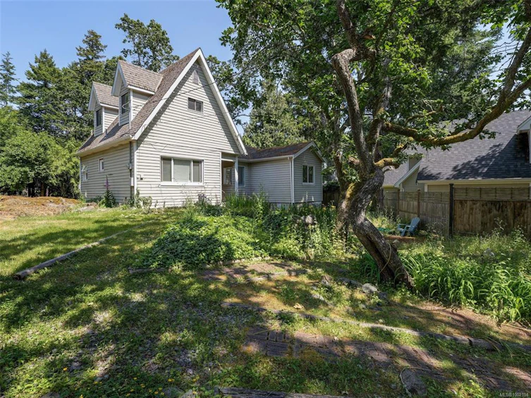 2784 Tudor Avenue, Saanich, BC, V8N 1L7 - 2